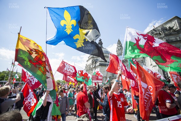 110519 - Picture shows the march through the centre of Cardiff for Welsh Independence, lead by Plaid Cymru and Yes Cymru