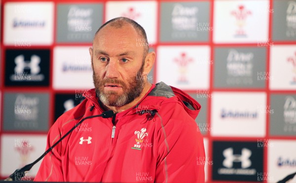 081113  - Wales Captain Run - Press Conference - Robin McBrybe, forwards coach   