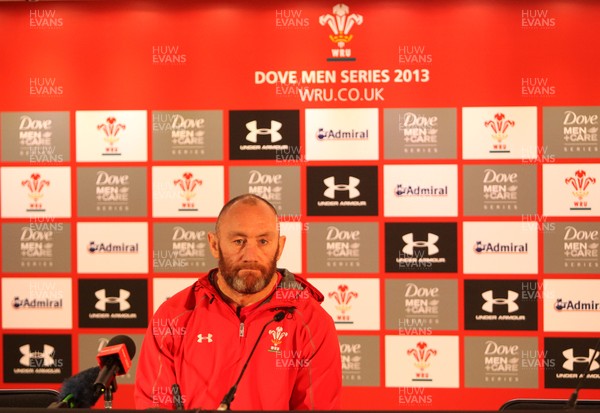 081113  - Wales Captain Run - Press Conference - Robin McBrybe, forwards coach   