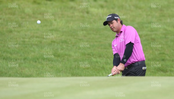 020612 -  ISPS Handa Wales Open Golf, Round 3, Celtic Manor, Newport - jaco van Zyl chips onto the 4th green