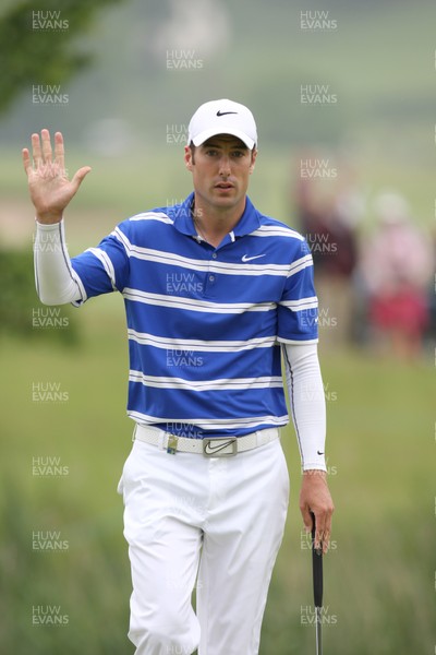 020612 -  ISPS Handa Wales Open Golf, Round 3, Celtic Manor, Newport - Ross Fisher acknowledges the crowd after putting at the 5th hole