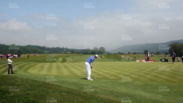 020612 -  ISPS Handa Wales Open Golf, Round 3, Celtic Manor, Newport - Ross Fisher putts at the 4th green