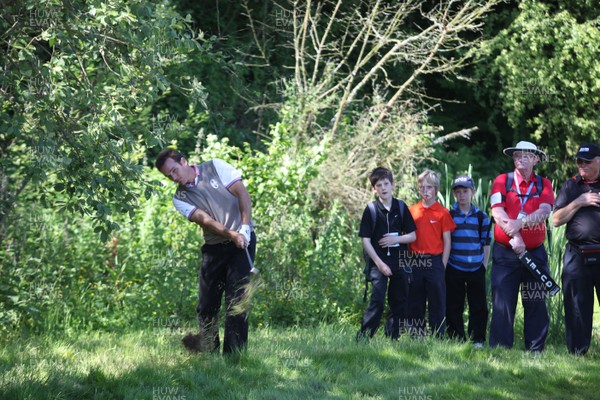 03.06.11 -SAAB Wales Open 2011, Celtic Manor Resort, Newport -  Alvaro Velasco plays out of the rough onto the 14th green 