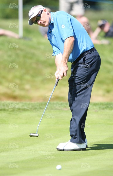 03.06.11 -SAAB Wales Open 2011, Celtic Manor Resort, Newport -  Phillip Price putts  on the 7th 