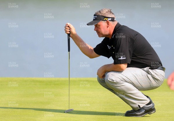 04.06.10 - Wales Open Golf, Day 2 Darren Clarke on the 13th green 