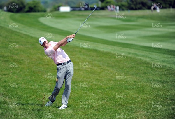 04.06.10 - Wales Open Golf, Day 2 Bradley Dredge on the 4th fairway 