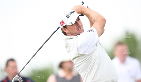 04.06.11 -SAAB Wales Open 2011, Celtic Manor Resort, Newport -  Graeme McDowell tees off on the 2nd 