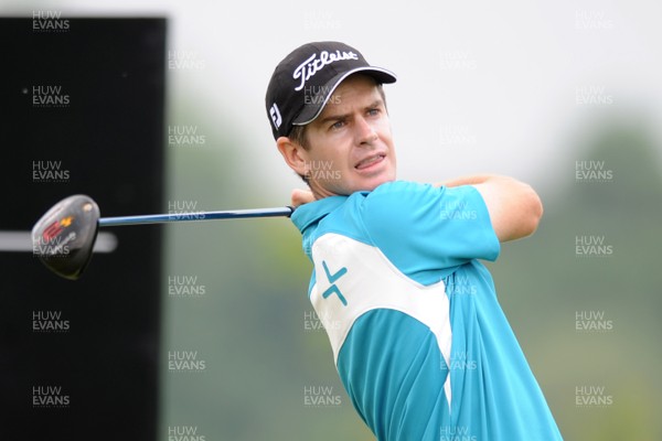 31.05.08 - The Celtic Manor Wales Open Golf - Scott Strange tees off on the 8th. 