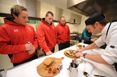 Wales Players Judge Burger Making Competition 180610