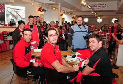 Wales Players Signing 180412