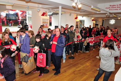 180412- Wales players signing- Jamie Roberts, Lou Reed and Huw Bennett signing autographs at the Cardiff Arms Shop