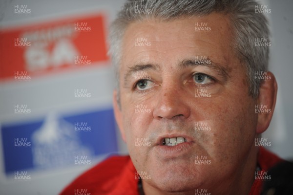 18.11.08 - Wales Rugby Team Announcement - Wales coach, Warren Gatland during the announcement of the team to play New Zealand on Saturday. 