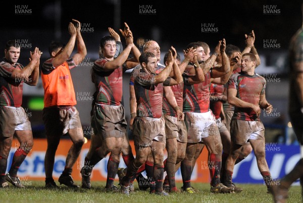 01.11.09 - Wales v Ireland - rugbyleague.com European Cup - Wales players applaud the fans. 