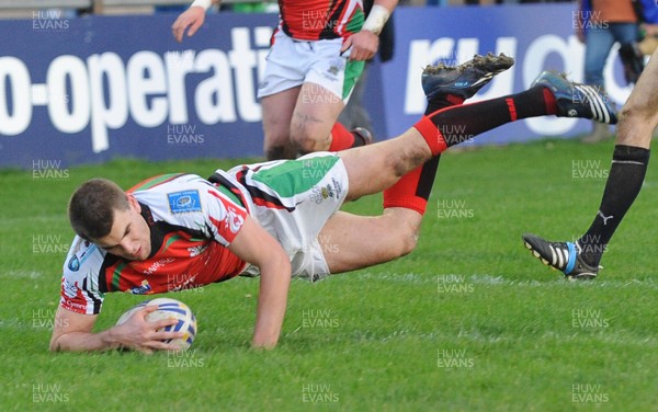 08.11.09 - rugbyleague.com European Cup Final, Wales v Scotland Wales' Elliot Kear scores try 