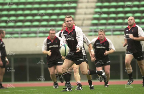 050601 - Wales Rugby Training - Fly half Lee Jarvis sets up the backs in training in Osaka