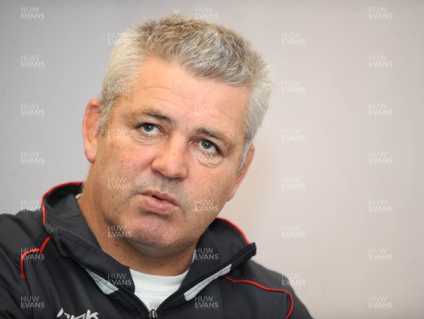 10.03.08 - Wales Rugby Wales' head coach Warren Gatland speaks ahead of his sides Six Nations clash against France 