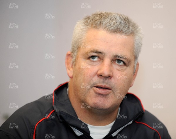 10.03.08 - Wales Rugby Wales' head coach Warren Gatland speaks ahead of his sides Six Nations clash against France 