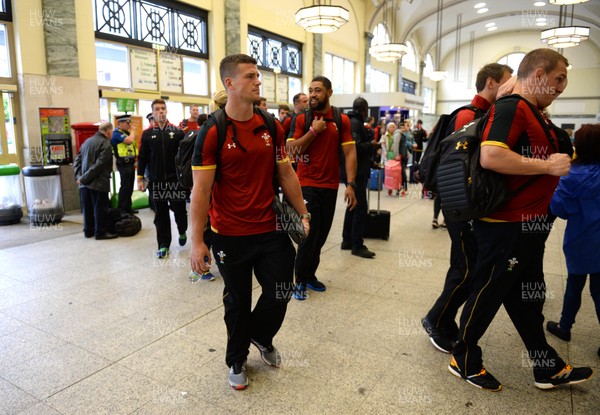 100815 - Wales Rugby Squad Travel to Colwyn Bay -Scott Williams arrives at Cardiff Central Station for their train to Colwyn Bay