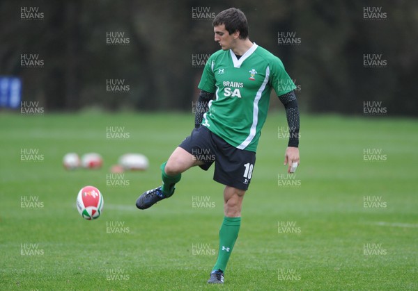 10.11.09 - Wales Rugby Training - Sam Warburton in action during training. 