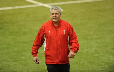 18.02.10 - Wales Rugby Training - Wales Head coach Warren Gatland during training. 