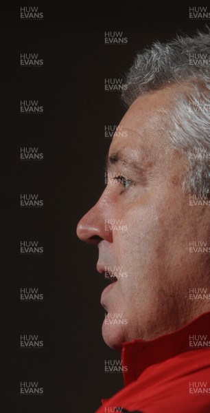 18.02.10 - Wales Rugby Interviews - Wales head coach Warren Gatland talks to reporters. 