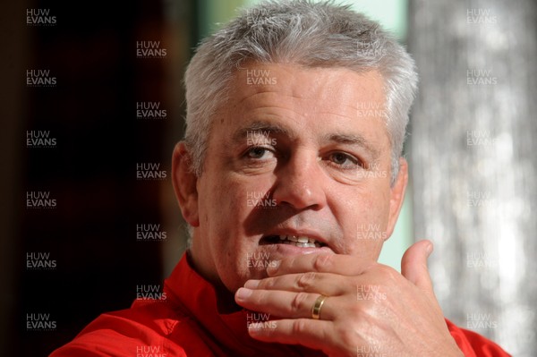 18.02.10 - Wales Rugby Interviews - Wales head coach Warren Gatland talks to reporters. 