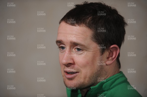 18.02.10 - Wales Rugby Interviews - Shane Williams talks to reporters. 