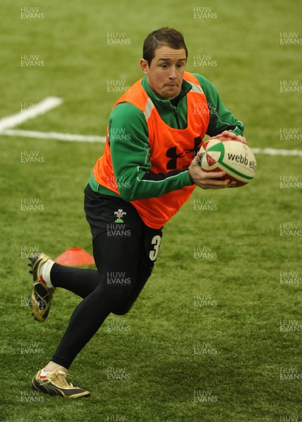 18.02.10 - Wales Rugby Training - Shane Williams in action during training. 
