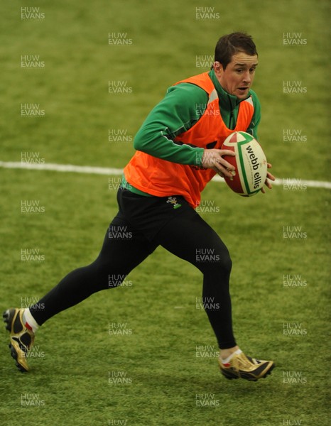 18.02.10 - Wales Rugby Training - Shane Williams in action during training. 
