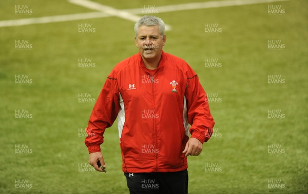 18.02.10 - Wales Rugby Training - Wales Head coach Warren Gatland during training. 