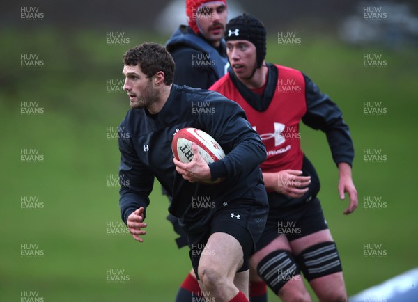 201118 - Wales Rugby Training - Jonah Holmes during training
