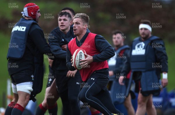 201118 - Wales Rugby Training - Gareth Anscombe during training