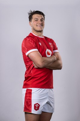 151124 - Wales Rugby Squad Portraits - Teddy Williams