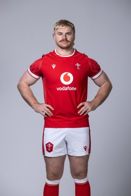 281024 - WRU Wales Rugby Squad Headshots - Aaron Wainwright