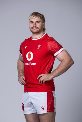 281024 - WRU Wales Rugby Squad Headshots - Aaron Wainwright