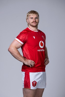 281024 - WRU Wales Rugby Squad Headshots - Aaron Wainwright