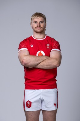 281024 - WRU Wales Rugby Squad Headshots - Aaron Wainwright