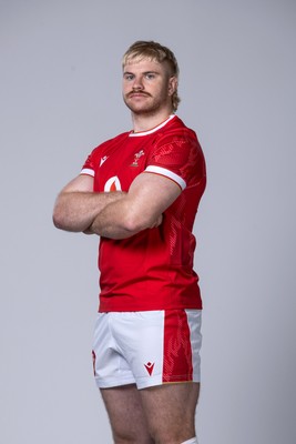 281024 - WRU Wales Rugby Squad Headshots - Aaron Wainwright