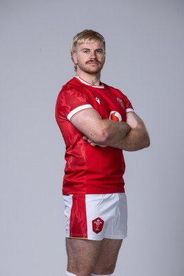 281024 - WRU Wales Rugby Squad Headshots - Aaron Wainwright