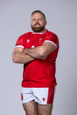 281024 - WRU Wales Rugby Squad Headshots - Henry Thomas