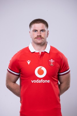 220124 - Wales Rugby Headshots for Guinness 6 Nations 2024 - Aaron Wainwright