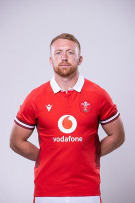 220124 - Wales Rugby Headshots for Guinness 6 Nations 2024 - Tommy Reffell