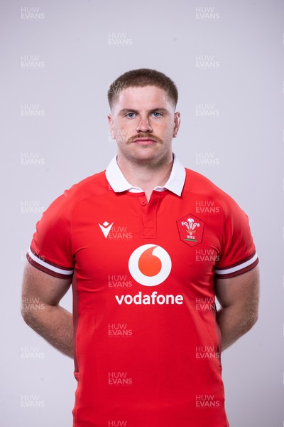 220124 - Wales Rugby Headshots for Guinness 6 Nations 2024 - Aaron Wainwright
