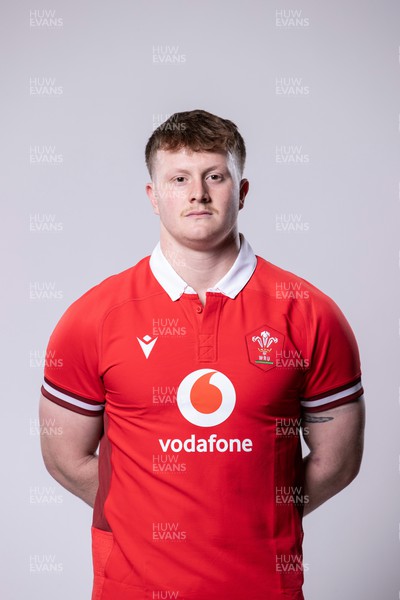 220124 - Wales Rugby Headshots for Guinness 6 Nations 2024 - Evan Lloyd