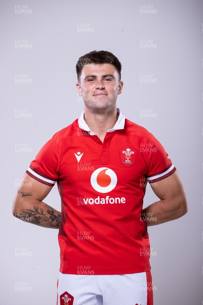 220124 - Wales Rugby Headshots for Guinness 6 Nations 2024 - Joe Roberts