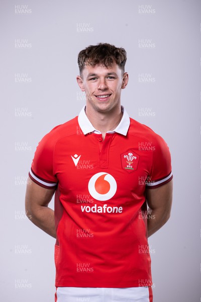 220124 - Wales Rugby Headshots for Guinness 6 Nations 2024 - Tom Rogers