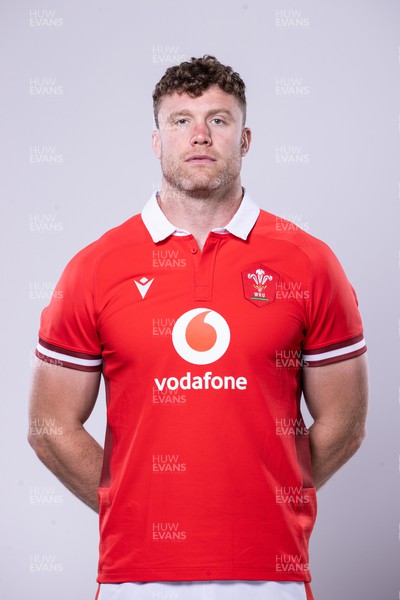 220124 - Wales Rugby Headshots for Guinness 6 Nations 2024 - Will Rowlands