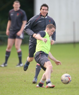 31.05.08 Wales rugby in S.Africa... Shane Williams tries to take the ball around James Hook during training at Westerford High School in Cape Town.   
