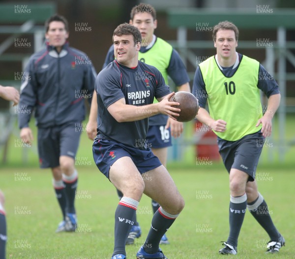 31.05.08 Wales rugby in S.Africa... Jamie Roberts looks to pass during training at Westerford High School in Cape Town.   