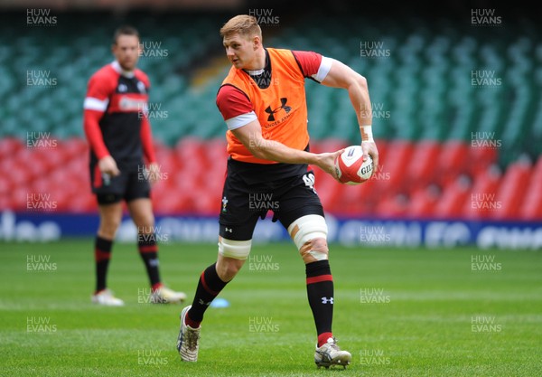 010213 - Wales Rugby Captains Run -Andrew Coombs during training